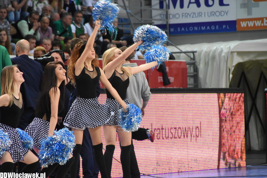 Cheerleaderki na meczu ze Stelmetem