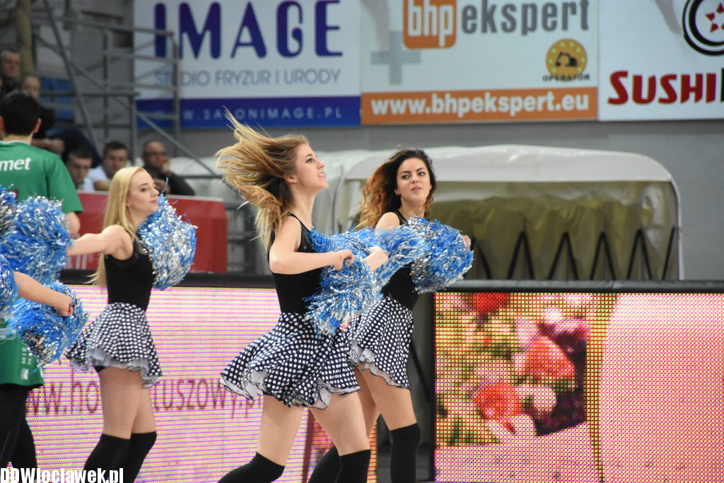 Cheerleaderki na meczu ze Stelmetem