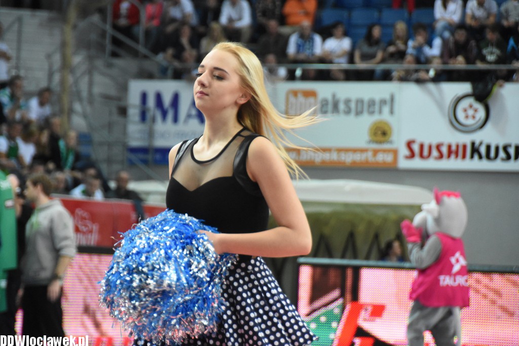 Cheerleaderki na meczu ze Stelmetem