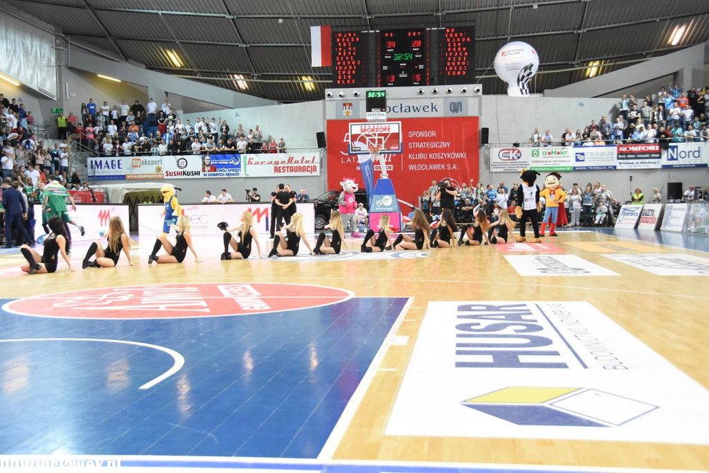 Cheerleaderki na meczu ze Stelmetem