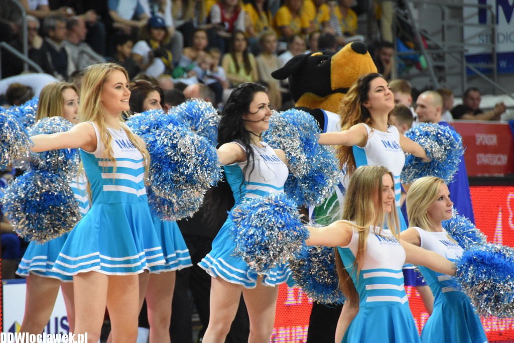 Cheerleaderki na meczu z Polfarmexem