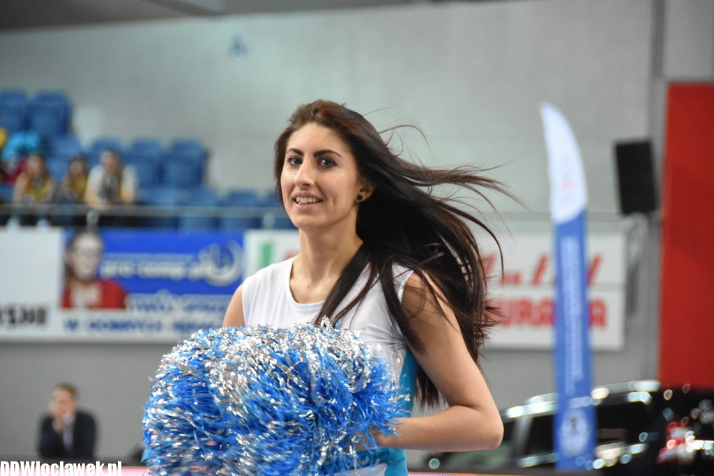 Cheerleaderki na meczu z Polfarmexem
