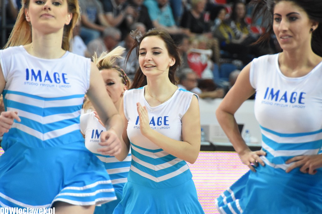 Cheerleaderki na meczu z Polfarmexem