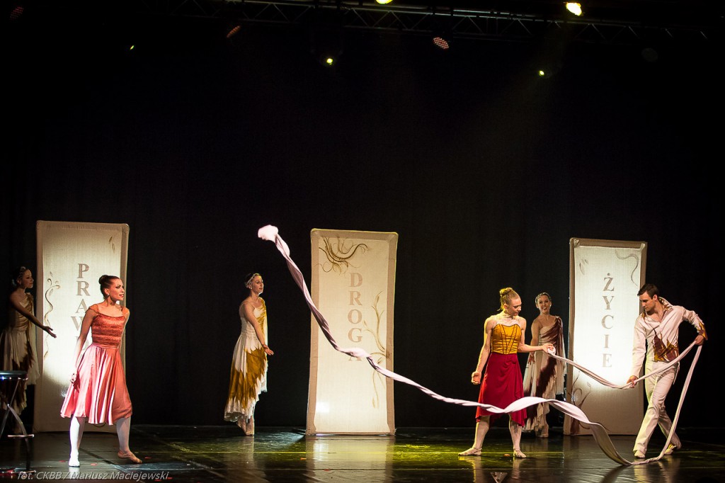 Ballet Magnificat Face 2 face
