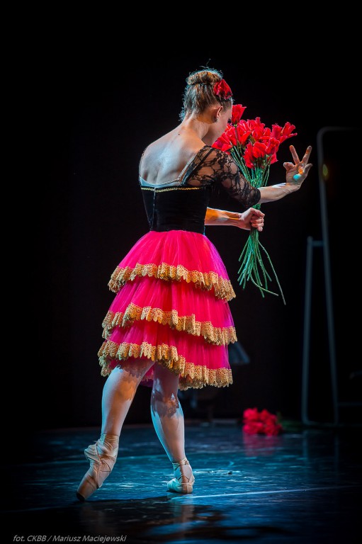 Ballet Magnificat Face 2 face