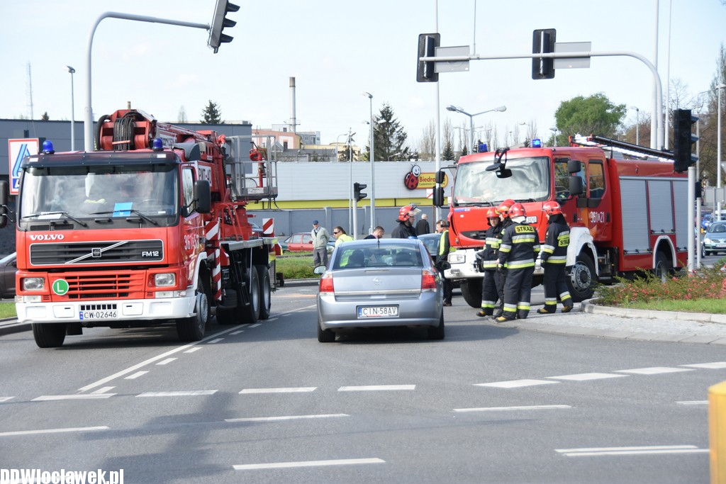 Zderzenie auta osobowego z wozem straży pożarnej