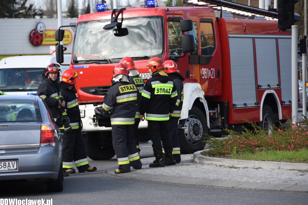 Zderzenie auta osobowego z wozem straży pożarnej