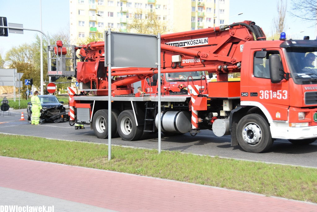 Zderzenie auta osobowego z wozem straży pożarnej
