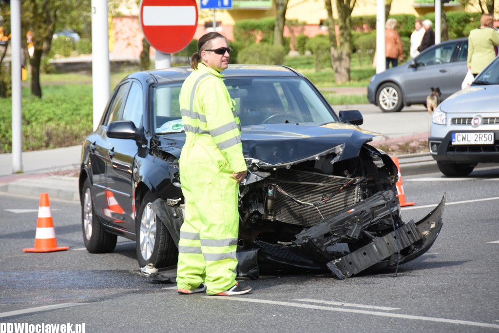 Zderzenie auta osobowego z wozem straży pożarnej