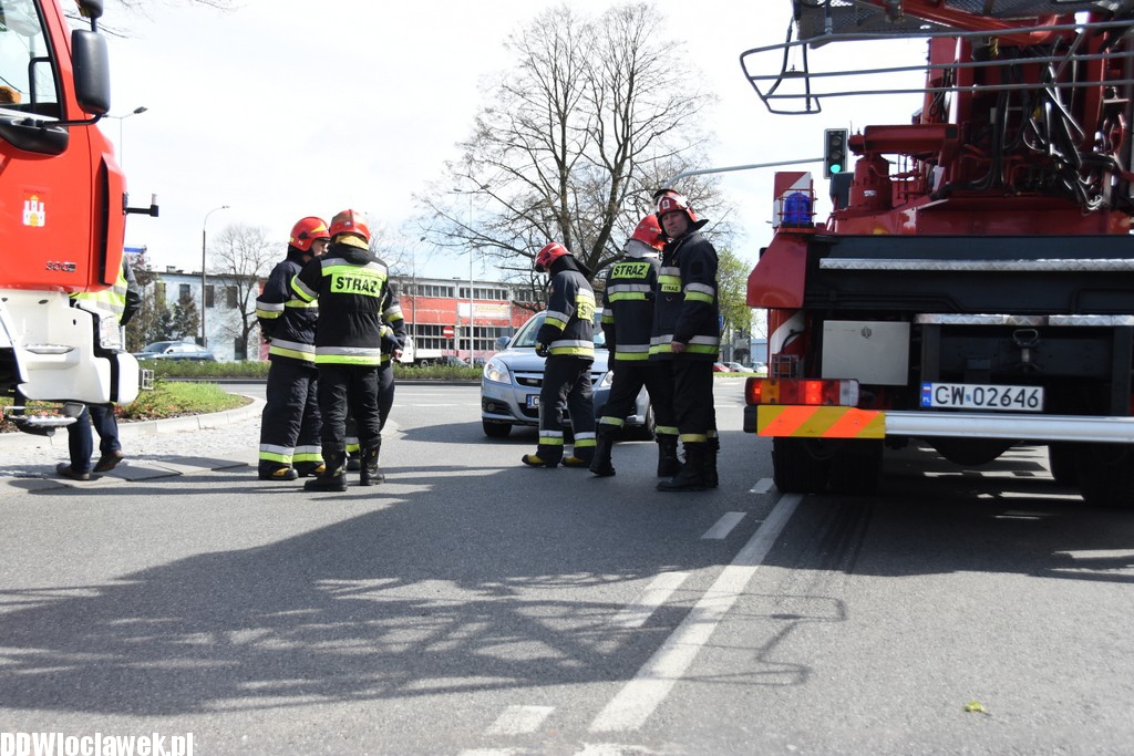 Zderzenie auta osobowego z wozem straży pożarnej