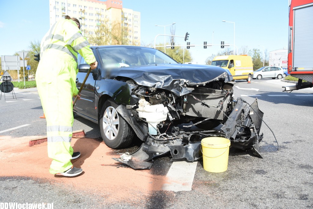 Zderzenie auta osobowego z wozem straży pożarnej