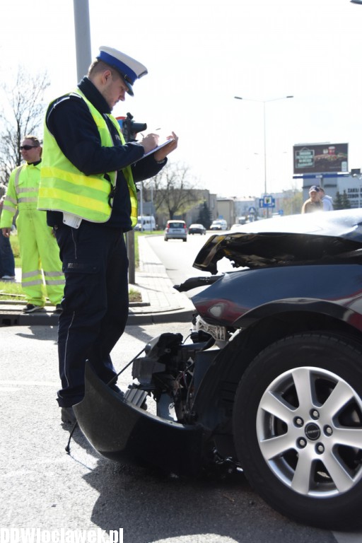 Zderzenie auta osobowego z wozem straży pożarnej