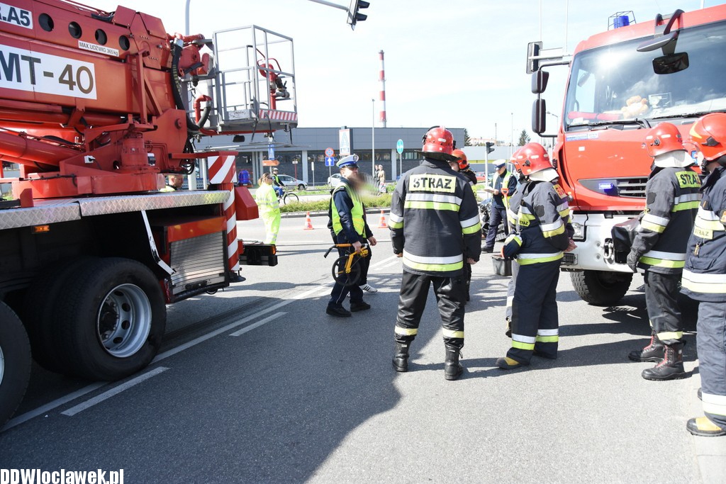 Zderzenie auta osobowego z wozem straży pożarnej