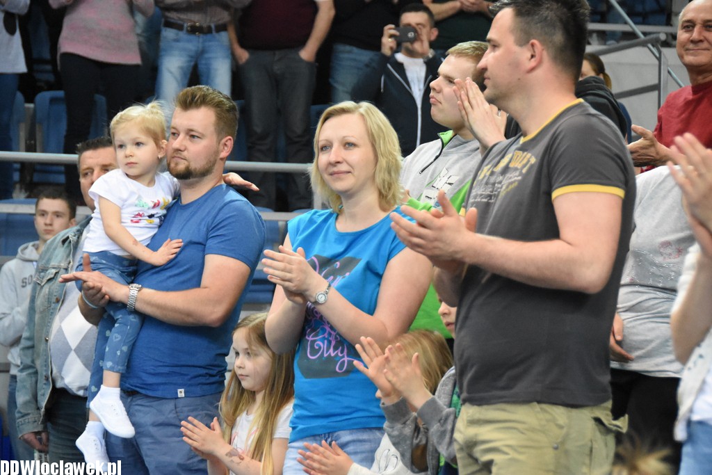 Kibice na meczu Anwil - Wilki