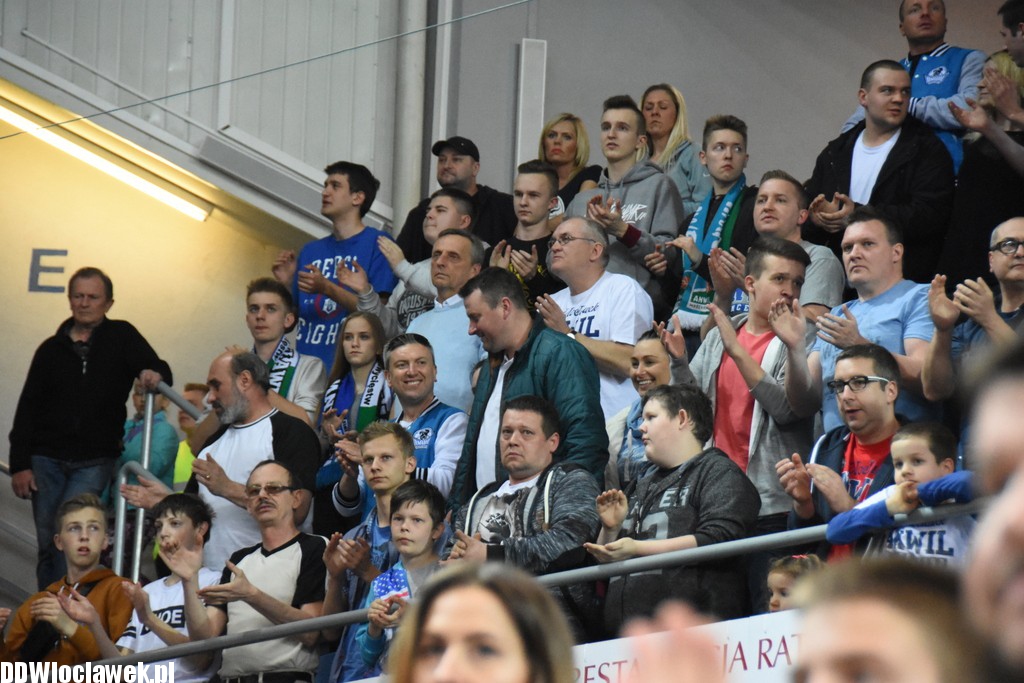 Kibice na meczu Anwil - Wilki