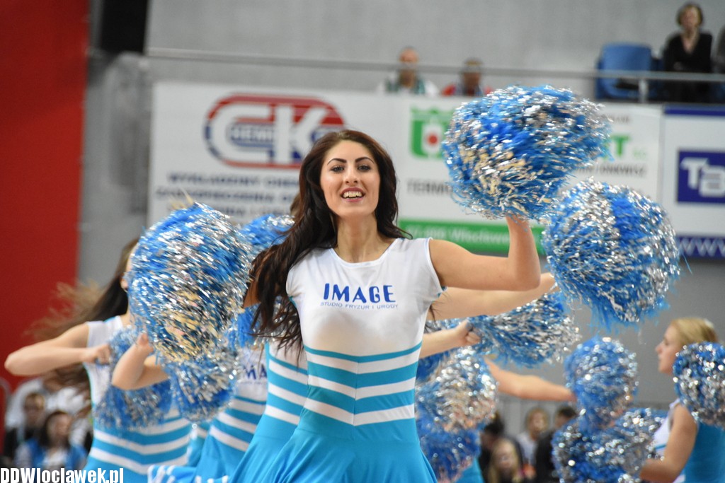 Cheerleaderki na meczu ze Startem