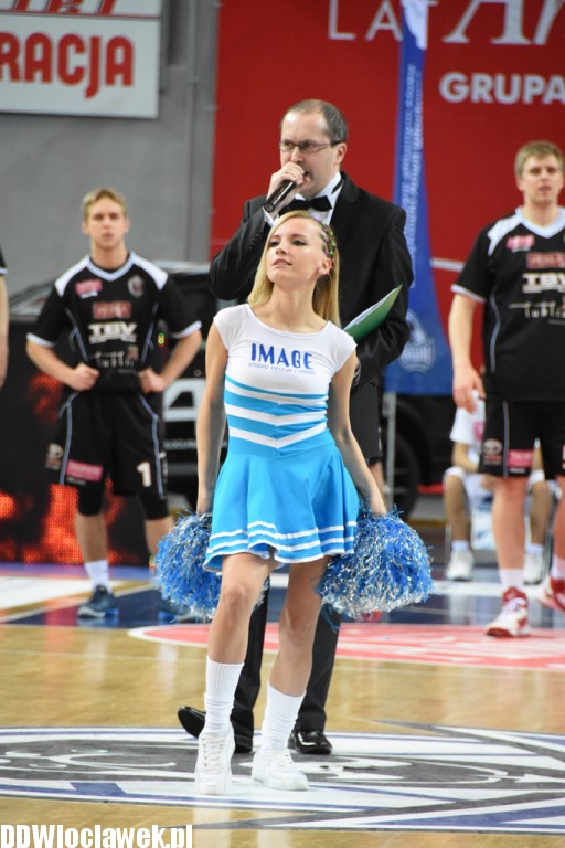 Cheerleaderki na meczu ze Startem