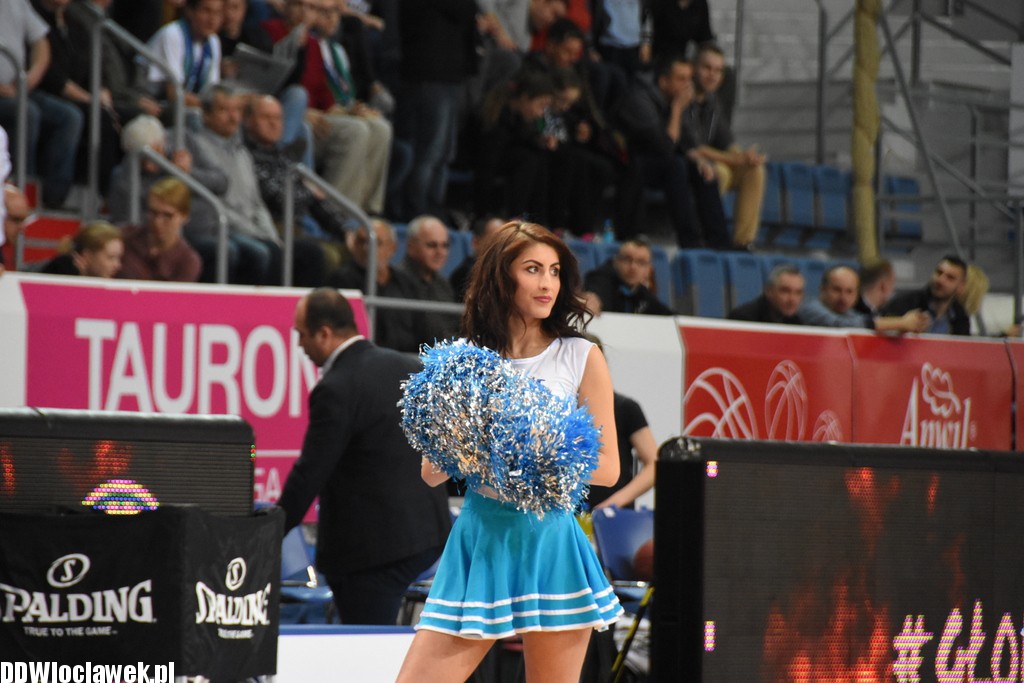 Cheerleaderki na meczu ze Startem