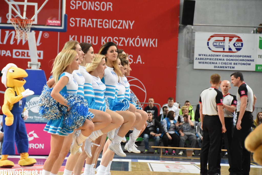 Cheerleaderki na meczu ze Startem