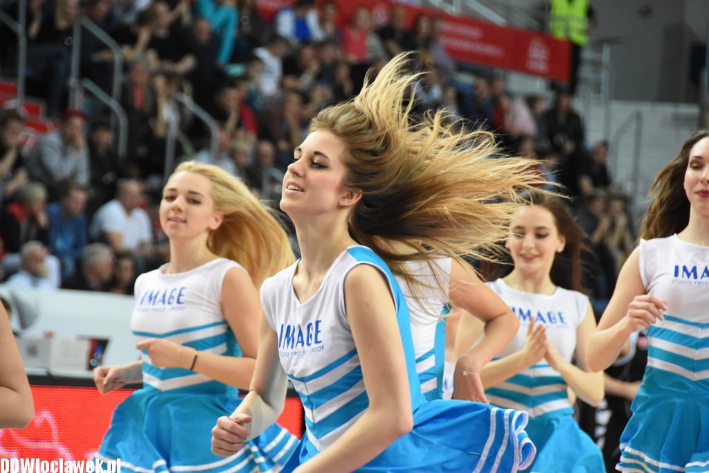 Cheerleaderki na meczu ze Startem