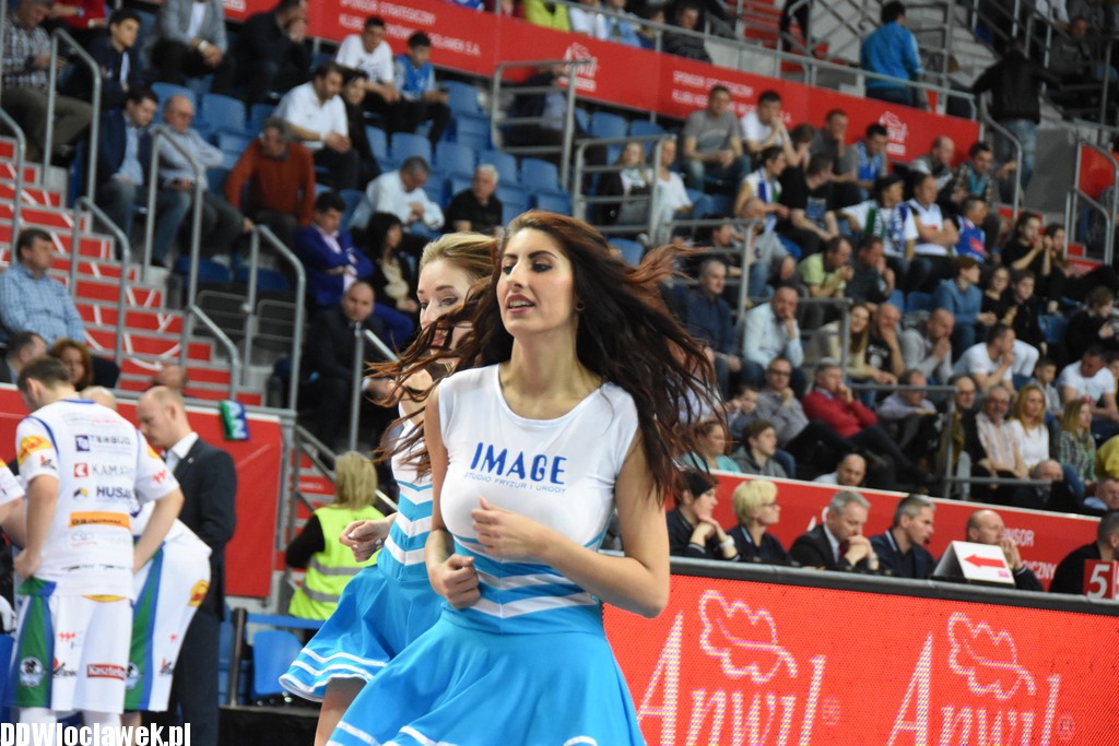 Cheerleaderki na meczu ze Startem