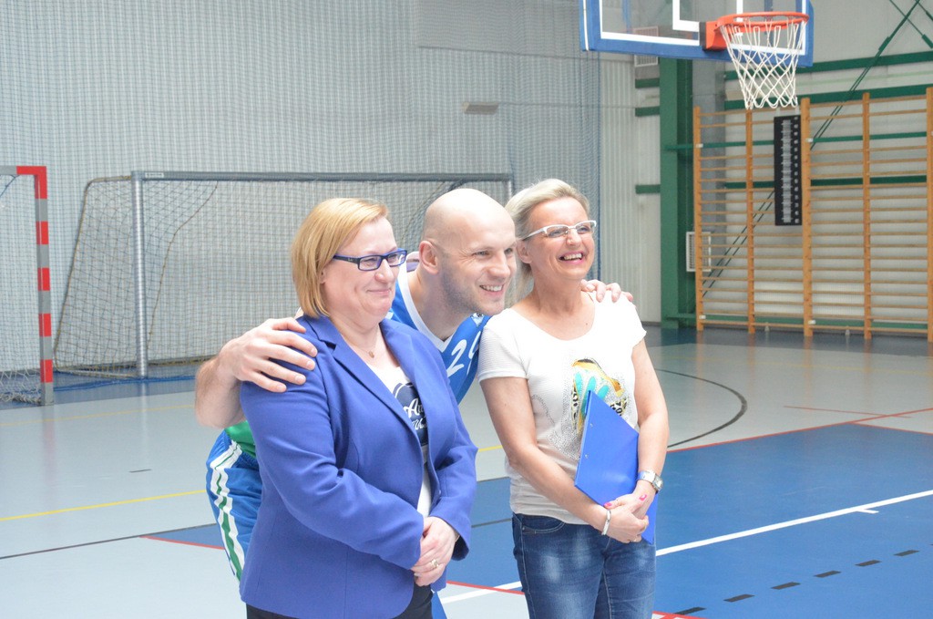 Koszykarz Anwilu na lekcji w SP23