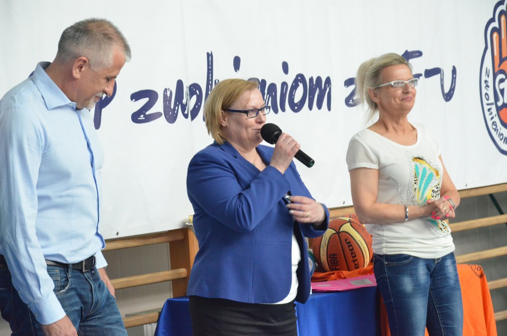 Koszykarz Anwilu na lekcji w SP23