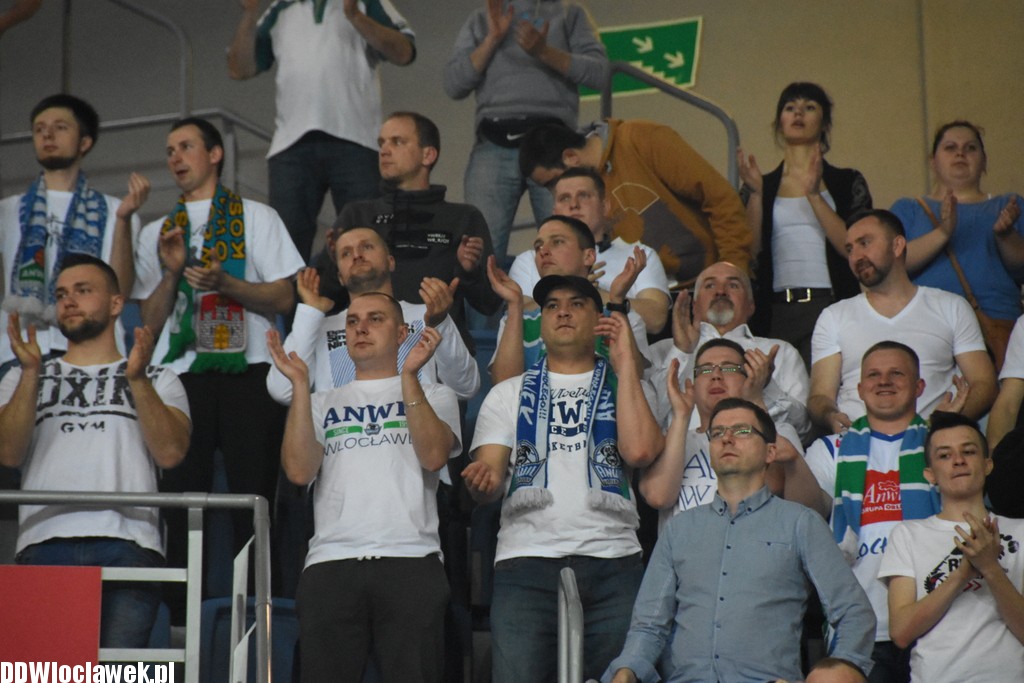 Kibice na Meczu Anwil - Wilki