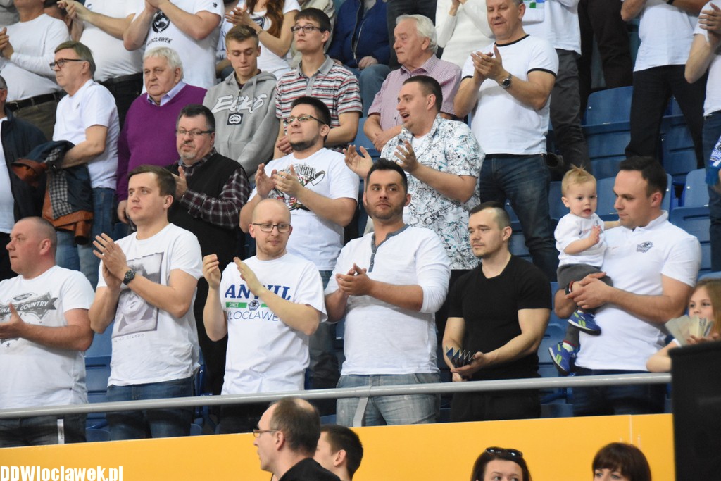Kibice na Meczu Anwil - Wilki