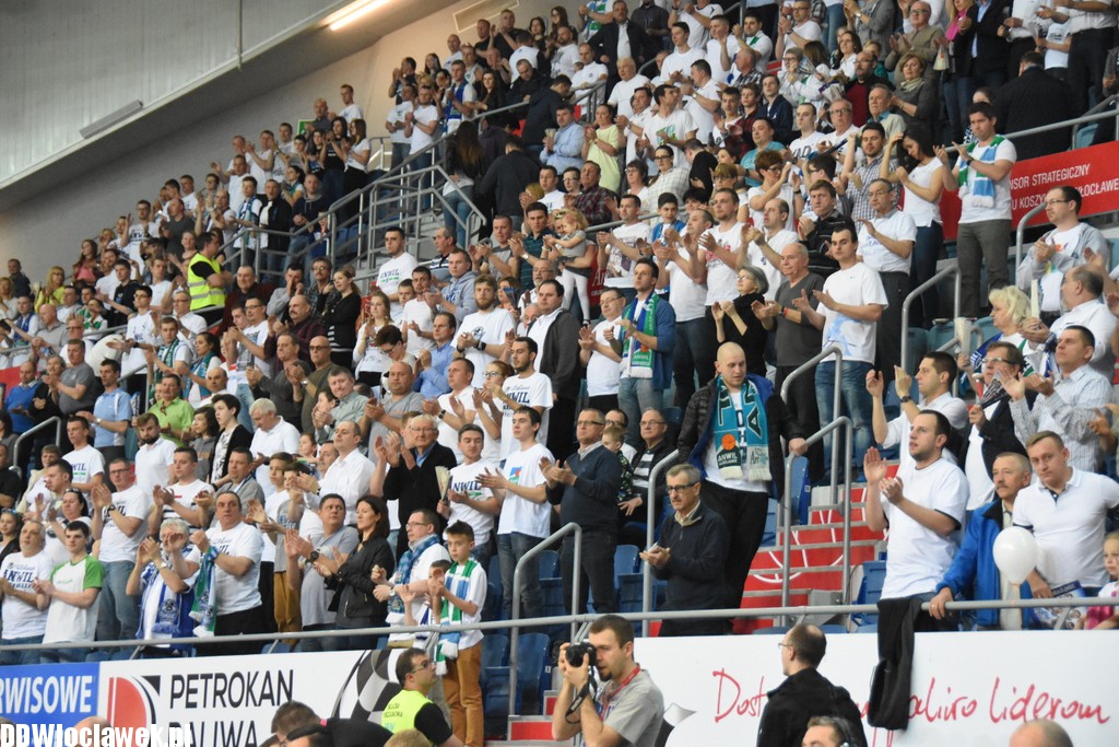 Kibice na Meczu Anwil - Wilki