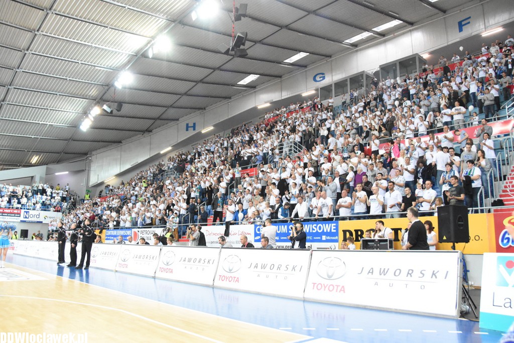 Kibice na Meczu Anwil - Wilki