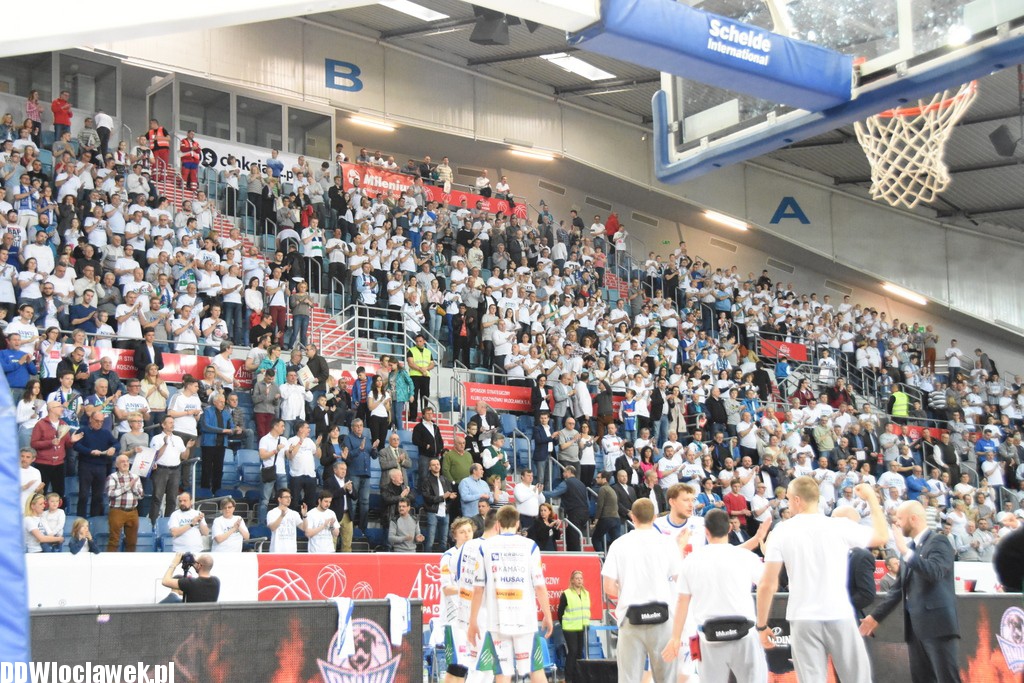 Kibice na Meczu Anwil - Wilki