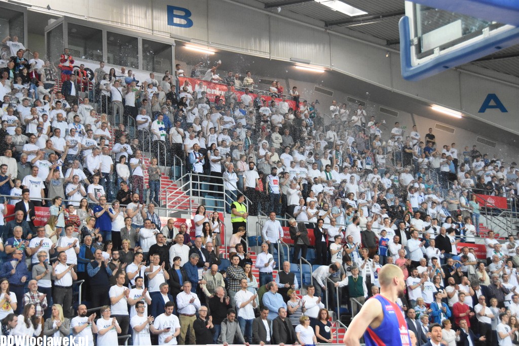Kibice na Meczu Anwil - Wilki