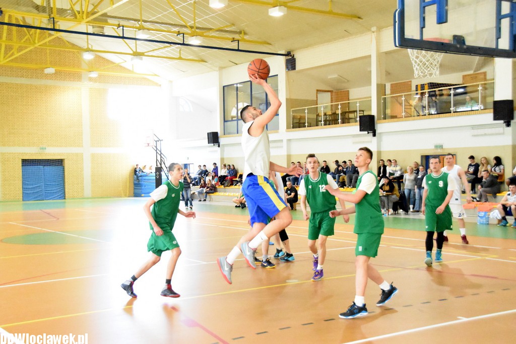 Mecz absolwentów Samochodówki