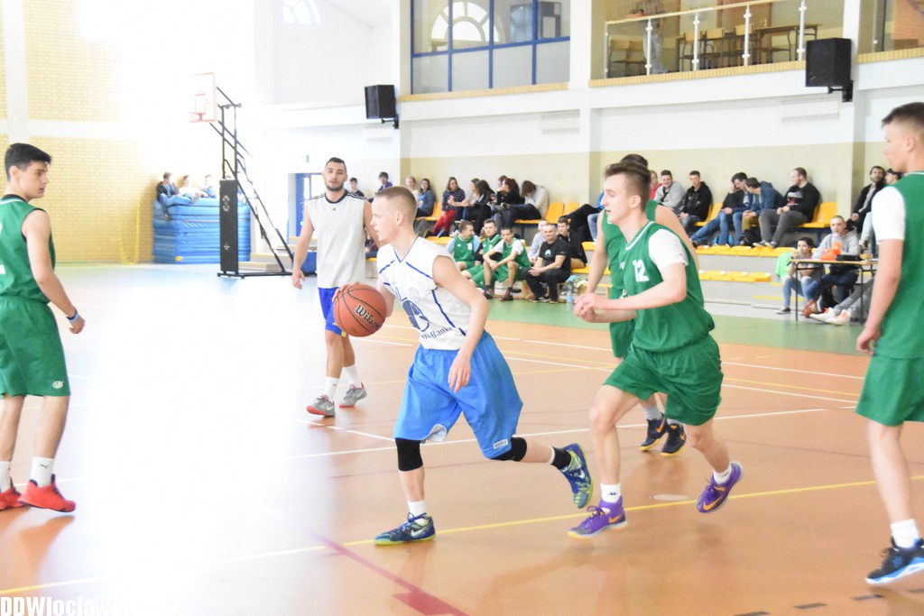 Mecz absolwentów Samochodówki