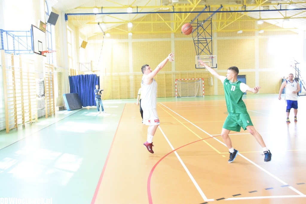 Mecz absolwentów Samochodówki