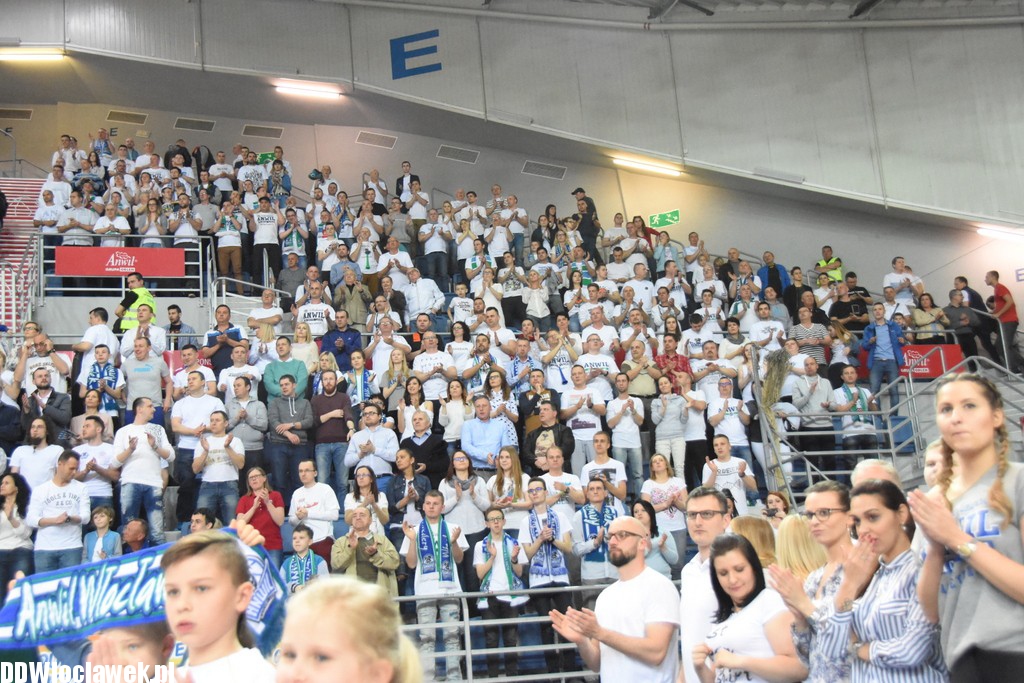 Kibice na Meczu Anwil - Wilki