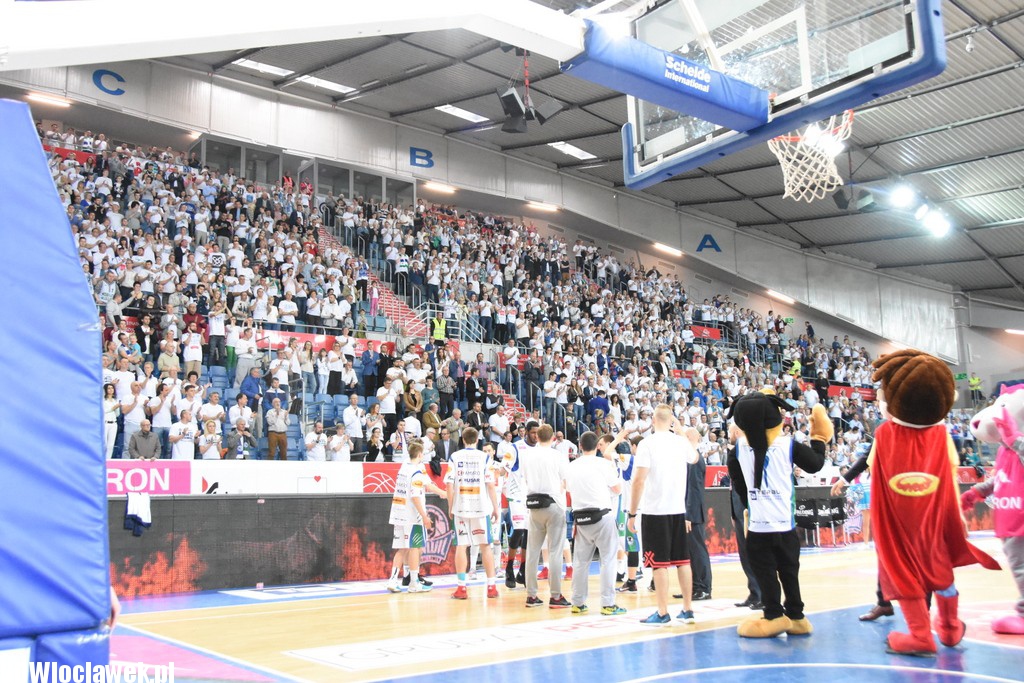 Kibice na Meczu Anwil - Wilki
