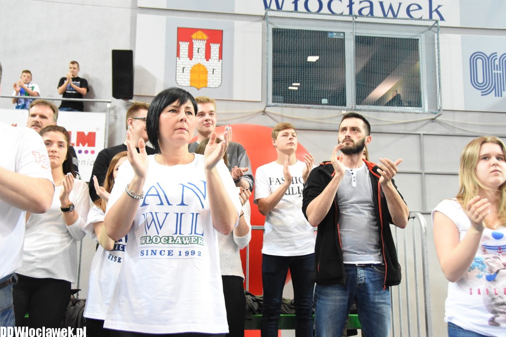 Kibice na Meczu Anwil - Wilki