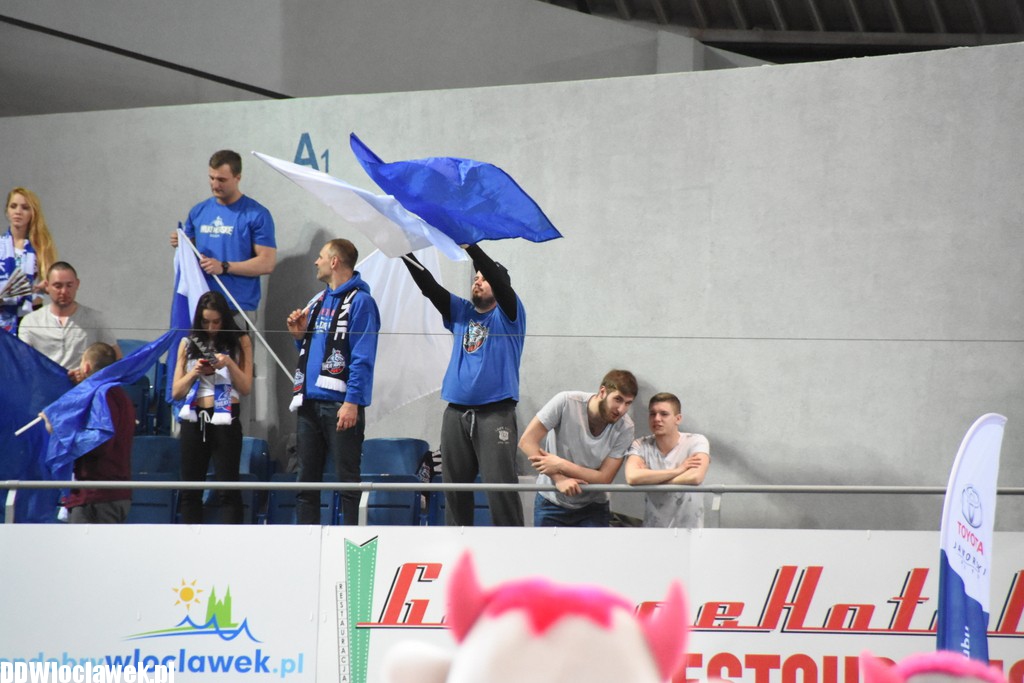 Kibice na Meczu Anwil - Wilki