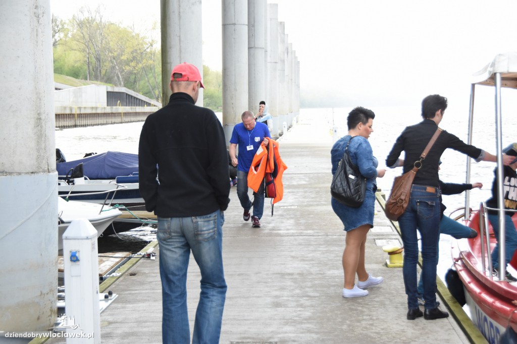 WOPR zorganizował rejsy po Wiśle