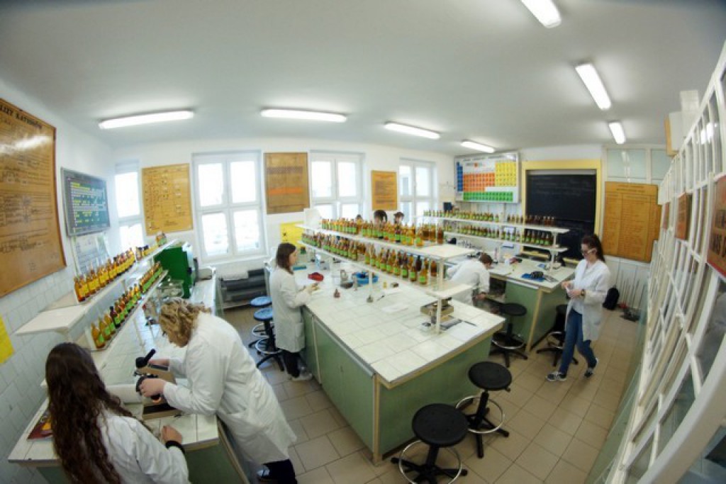 Zespół Szkół Chemicznych