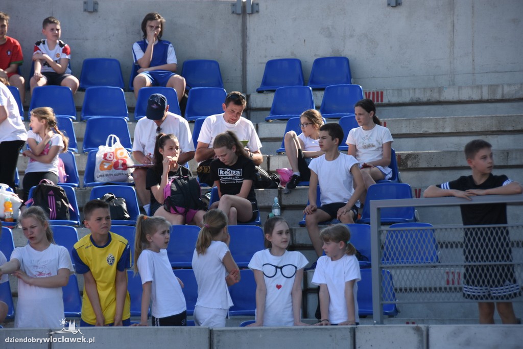 Meeting lekkoatletyczny na stadionie
