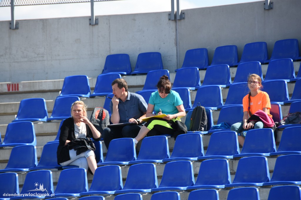 Meeting lekkoatletyczny na stadionie