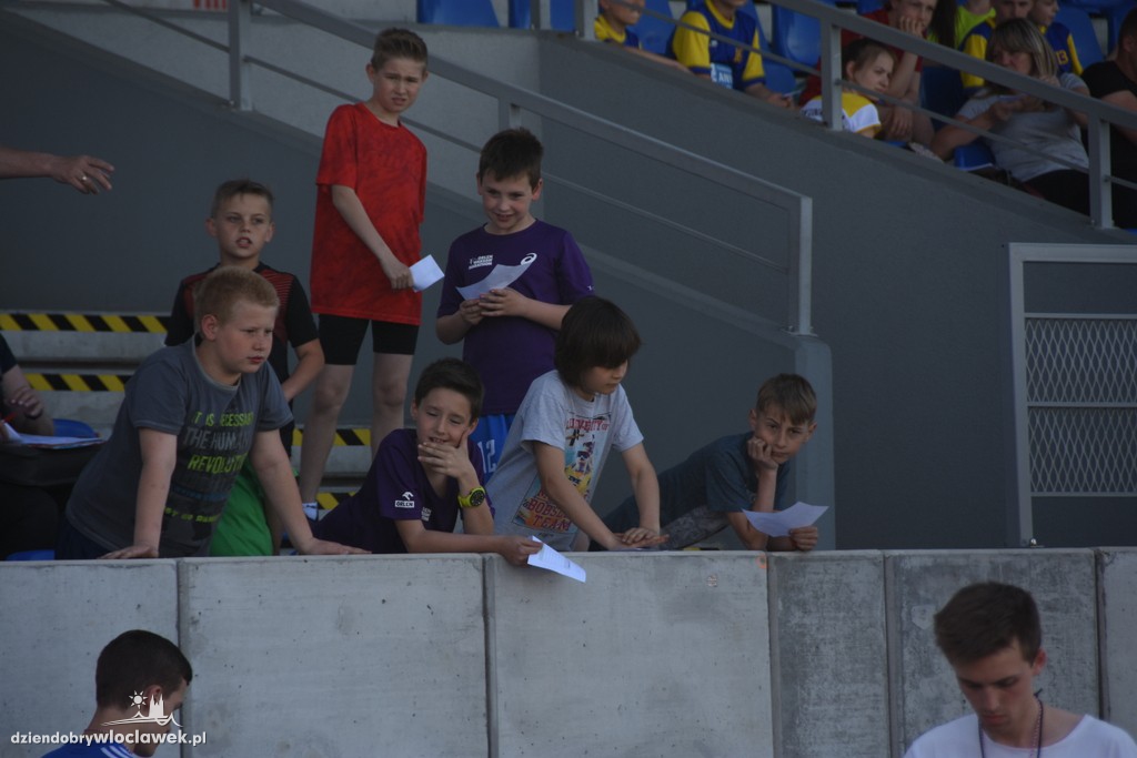 Meeting lekkoatletyczny na stadionie