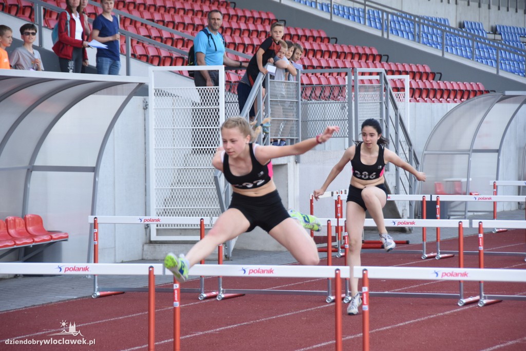 Meeting lekkoatletyczny na stadionie