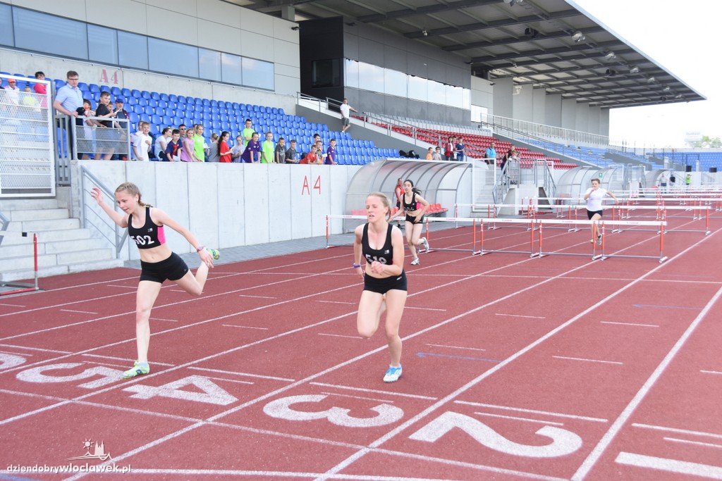 Meeting lekkoatletyczny na stadionie