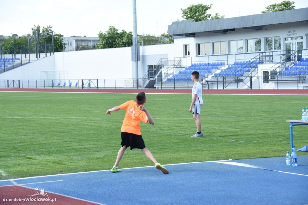 Meeting lekkoatletyczny na stadionie