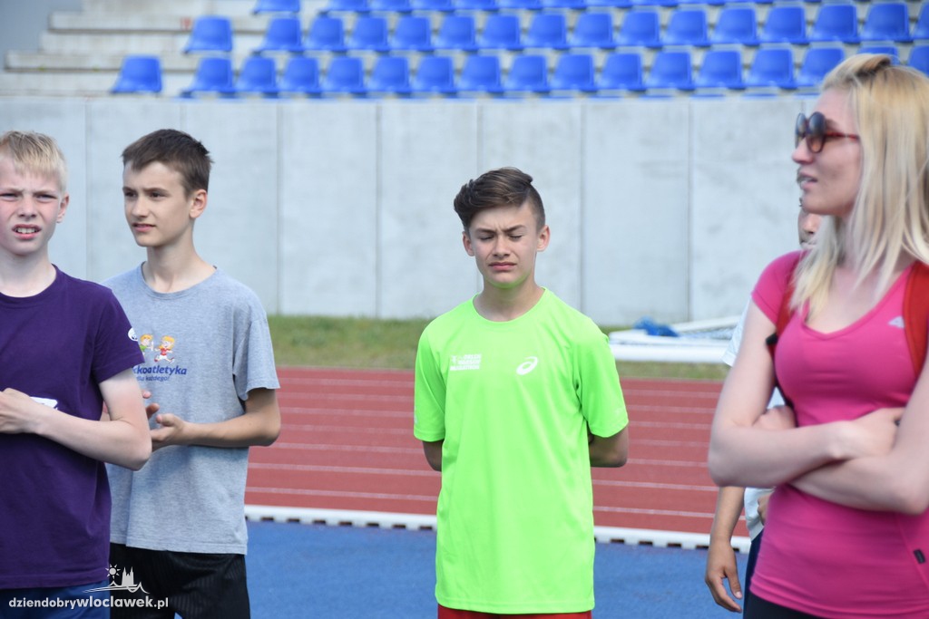 Meeting lekkoatletyczny na stadionie