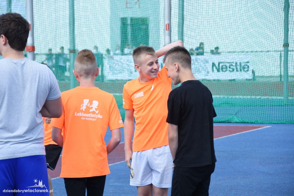 Meeting lekkoatletyczny na stadionie